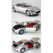 MASERATI GRAN TURISMO 1/18 PLATA