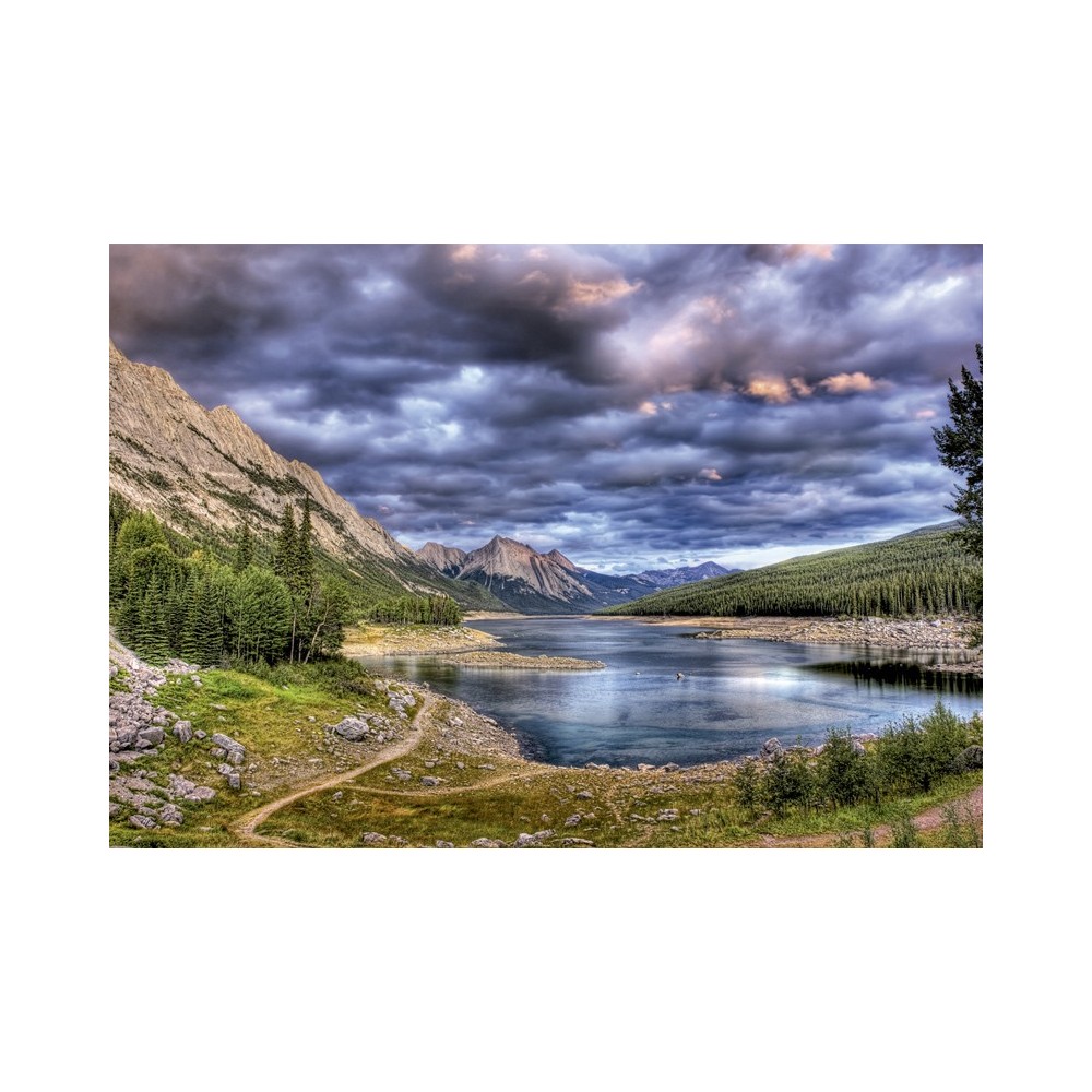 LAGO MEDIVINA-CANADA (HDR)