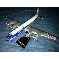 DOUGLES DC-7 UNITED, 1/130 CON SOPORTE (MONTADO)