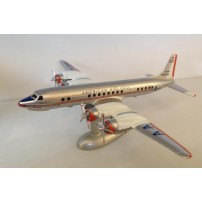 DOUGLAS DC-7, 1/130 CON SOPORTE (MONTADO)