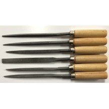 JUEGO DE SEIS LIMAS CON MANGO DE MADERA