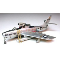 F-84F THUNDERSTREAK 1/72