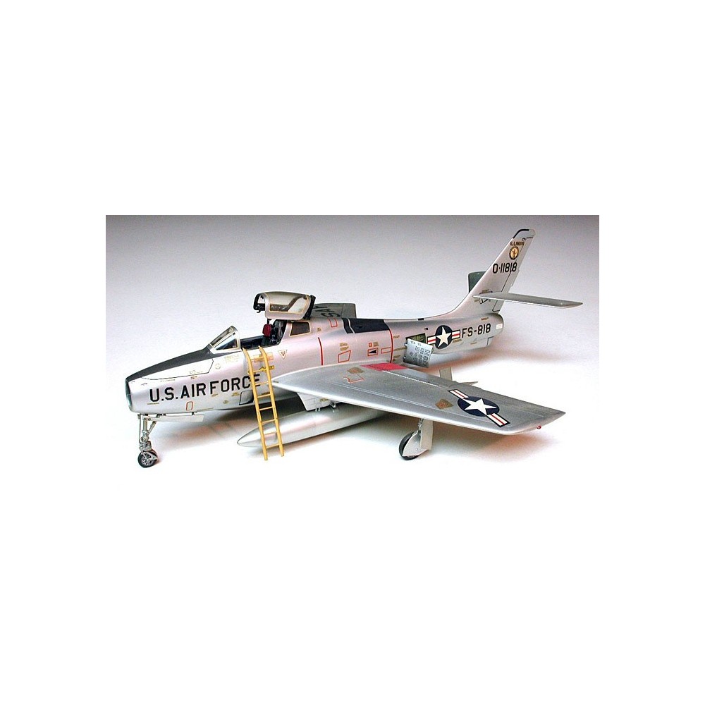 F-84F THUNDERSTREAK 1/72