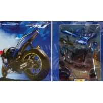 YAMAHA GP 2004 EN KIT DE VALENTINO ROSSI, 1/18